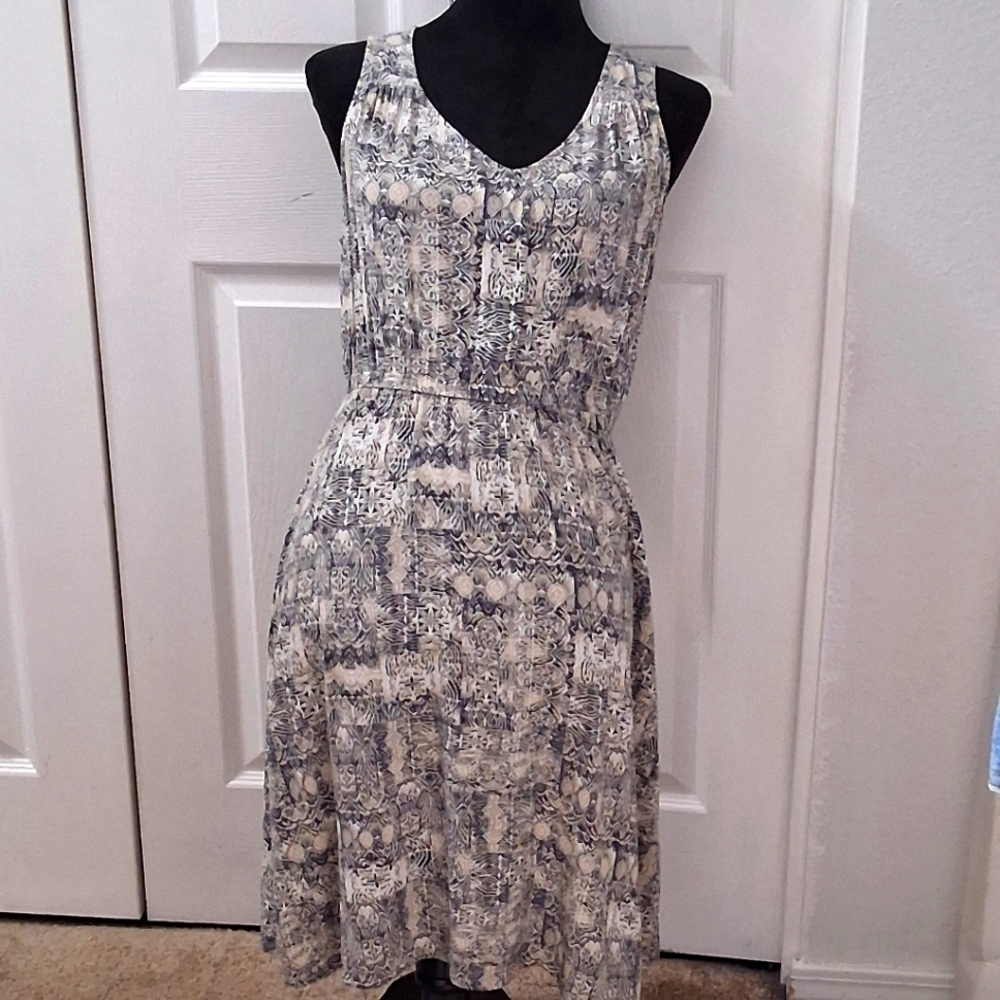 Peace & Pearls Sleeveless Summer Dress   Size M